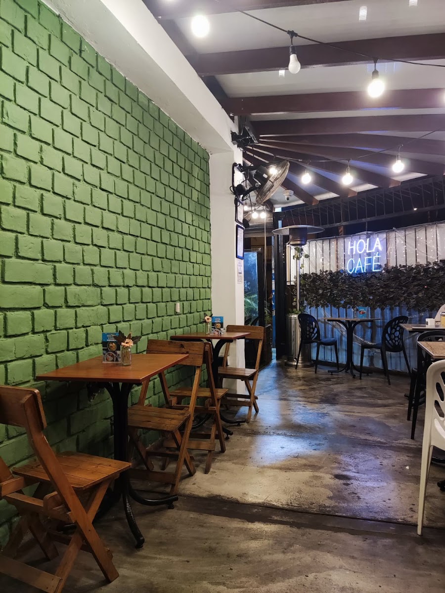 Hola Cafe