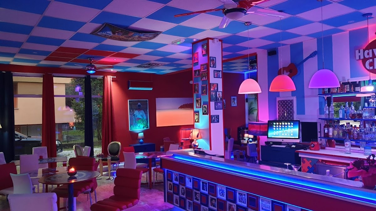 Relilax's Cuba Cafe' & lounge