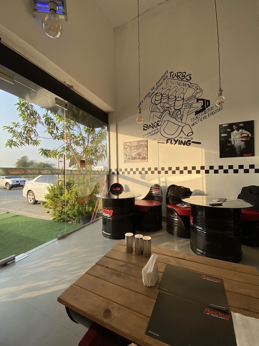 Racing Of Taste Café