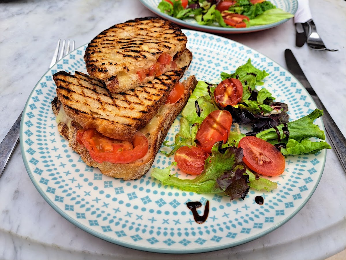 The Well Coffee Lounge - 9