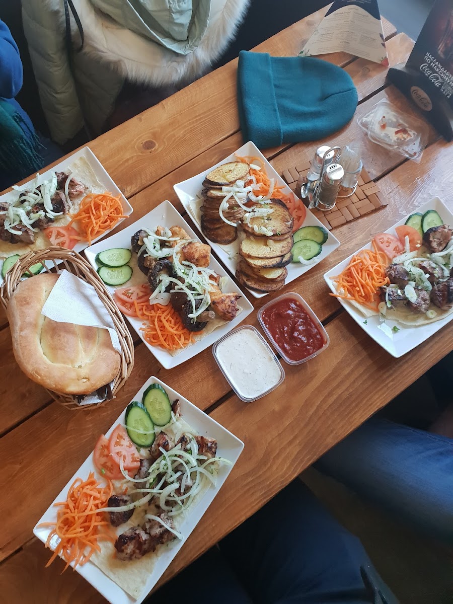 Kafe - Shashlychnaya 'Zolotoy Mangal'. - 5