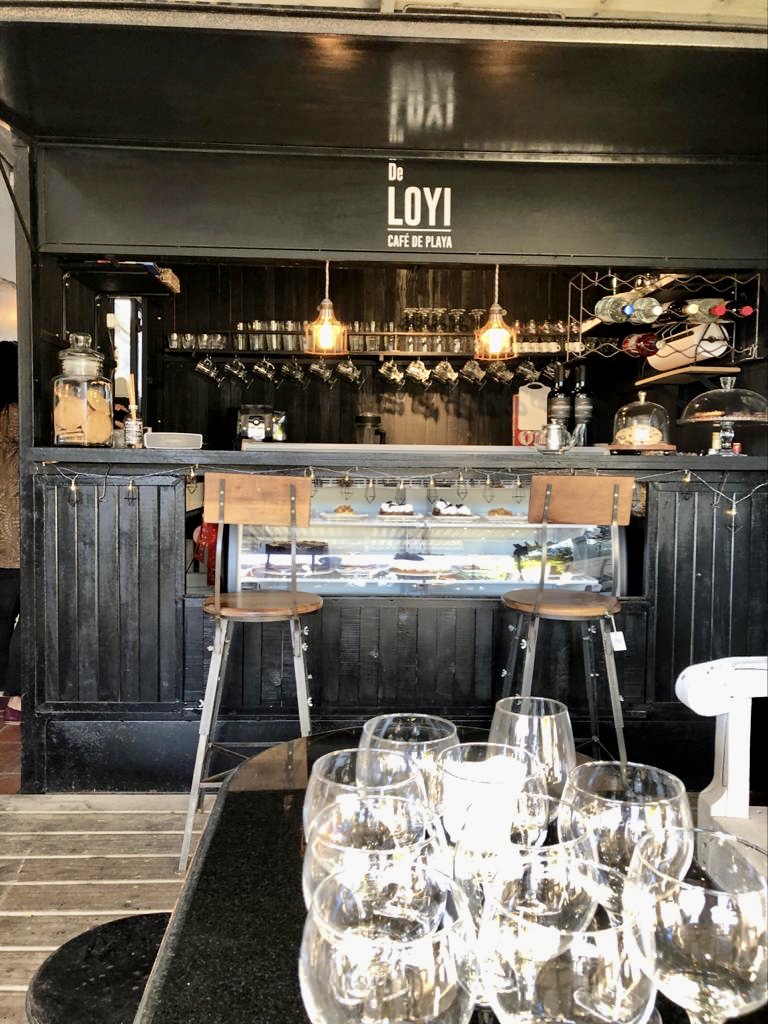 De Loyi, Café de playa