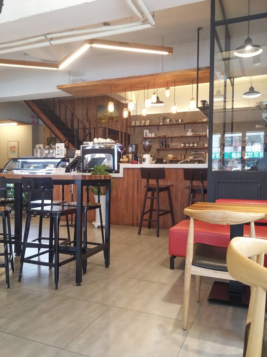 Art village coffee shop