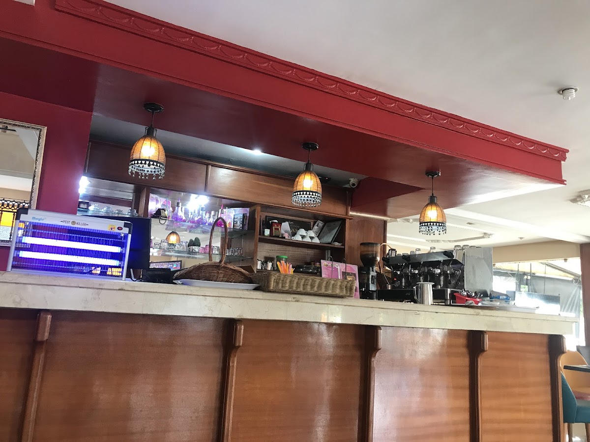 Aux Beaux Arts : Café & Restaurant - 10