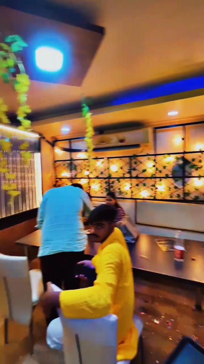 Vintage Vibes Cafe - 2