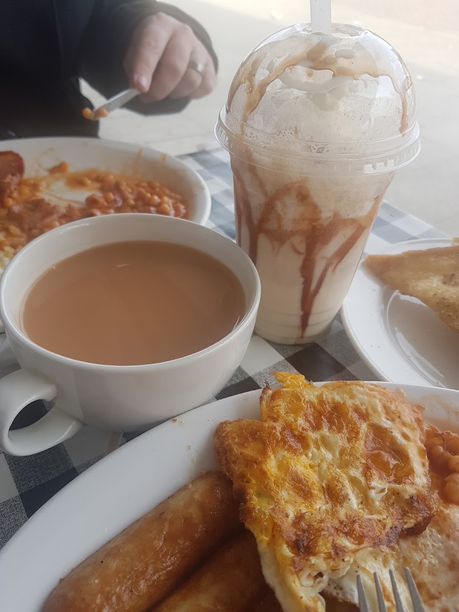 Corner cafe & restaurant - 4