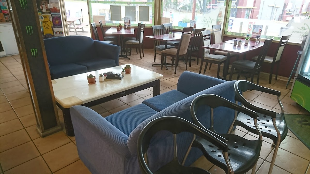 Cafe On Victoria - 3