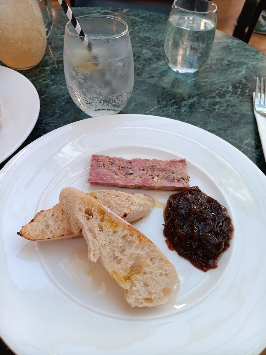 Benugo Cafe - 6