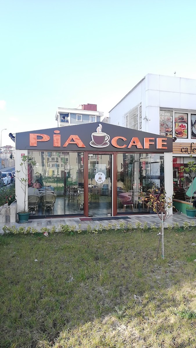Pia cafe Metrogarden