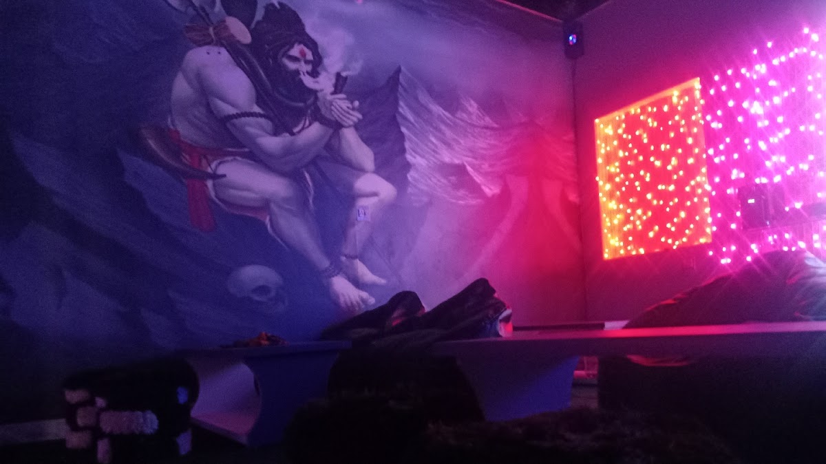 Lucky's Hub (Desi Landoor)