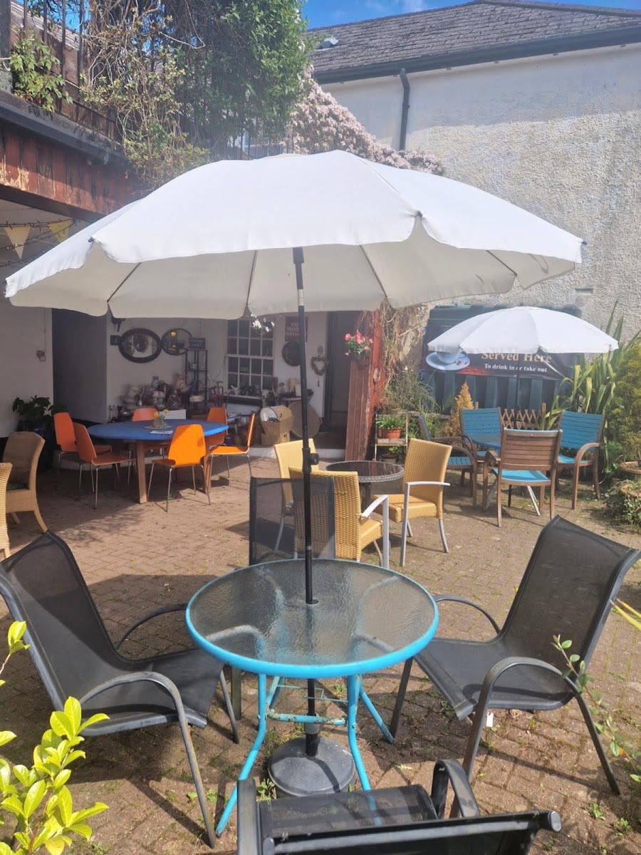 Two Moors Gallery Cafe. - 6