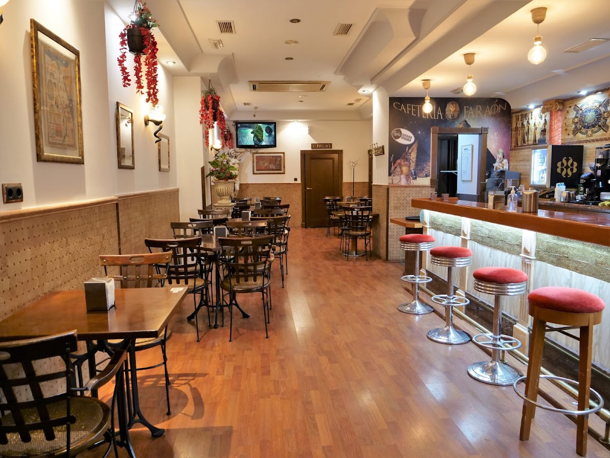 Cafeteria Faraón - 3