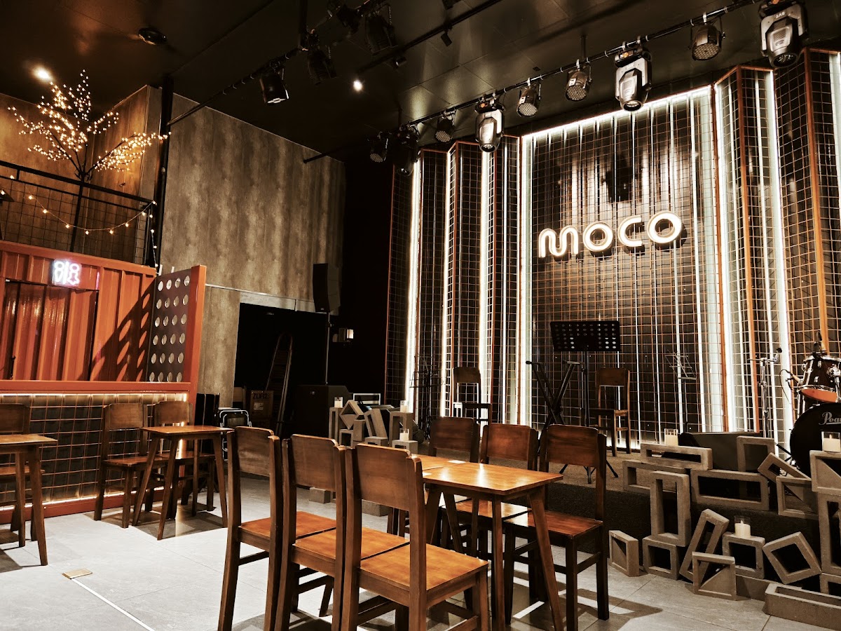MOCO Cafe - 3