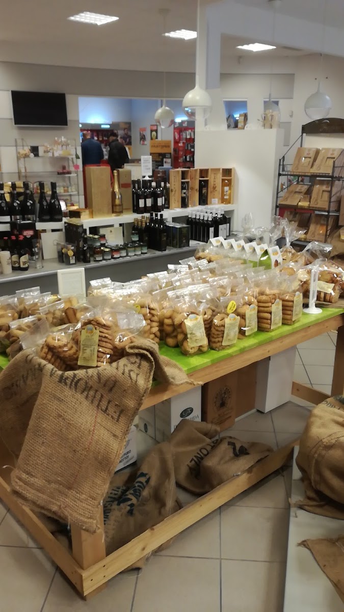 Il Guscio Center - Store Opportunity