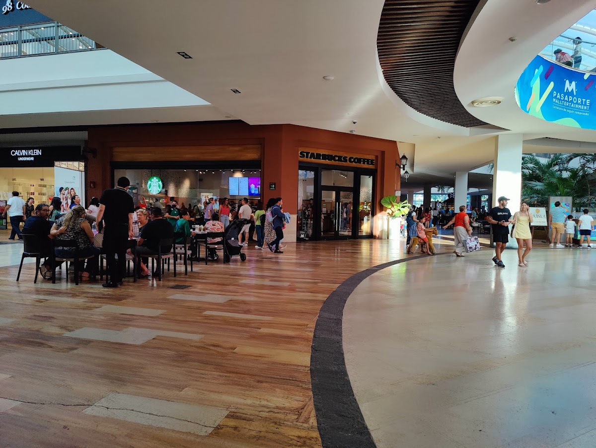 Starbucks Isla Mérida - 3