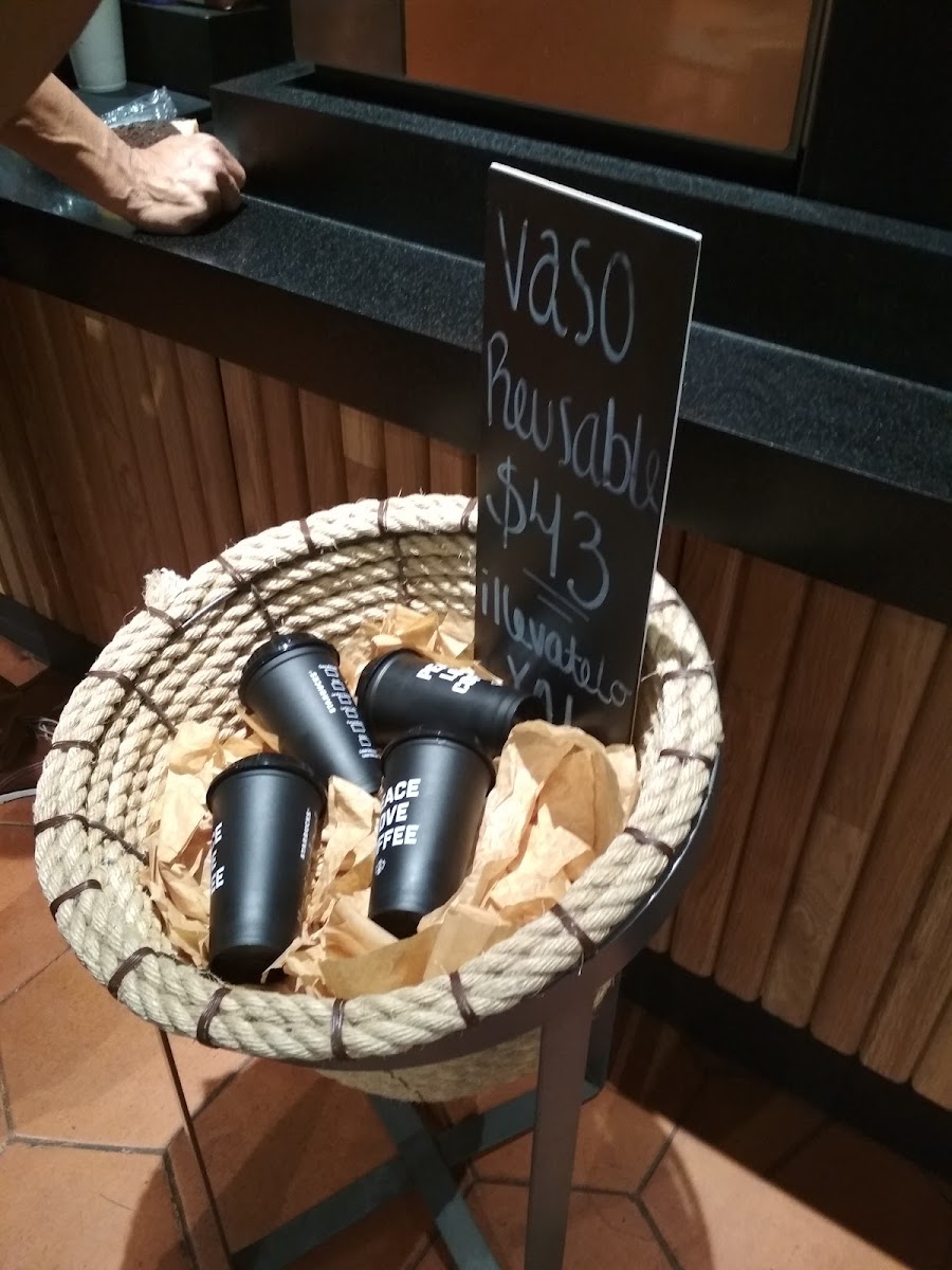 Starbucks Isla Mérida - 5