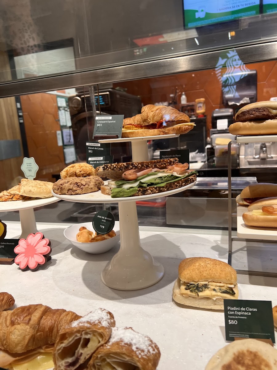 Starbucks Isla Mérida - 9