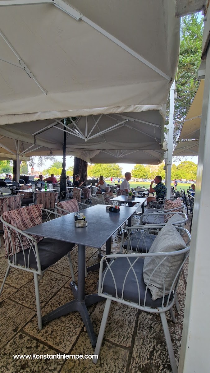 RIVOLI BISTRO-CAFE WINE BAR