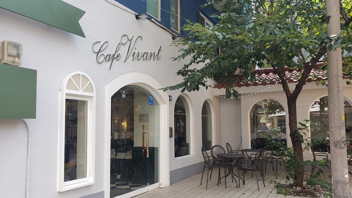 Cafe Vivant