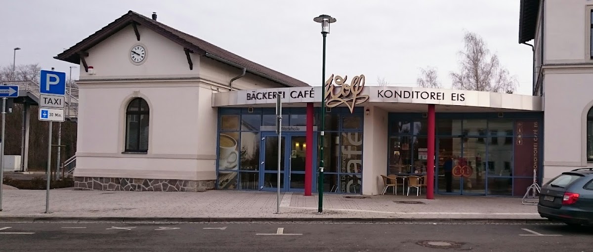 Cafe at the station / pastry u. Bakery Wolf