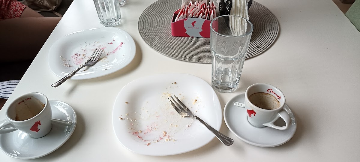 Kafe slastičarna Divlja ruža - 9