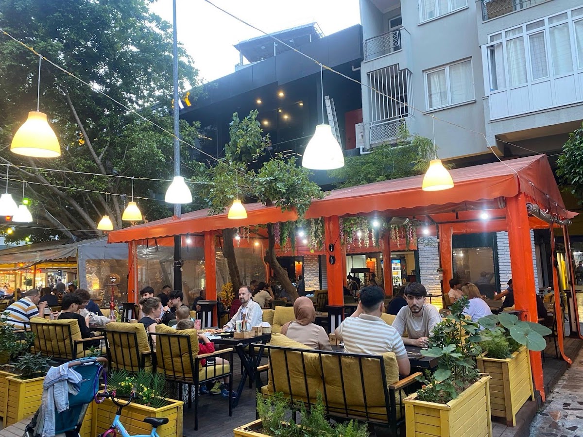 Bizim Cafe Nargile Evi