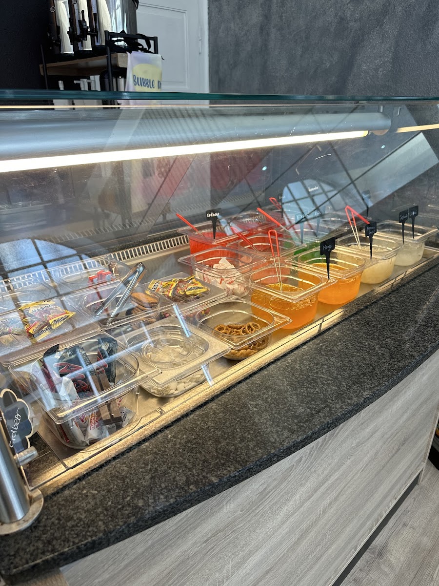 BubbleMe Gotha Breakfast Bubble Tea & Waffle