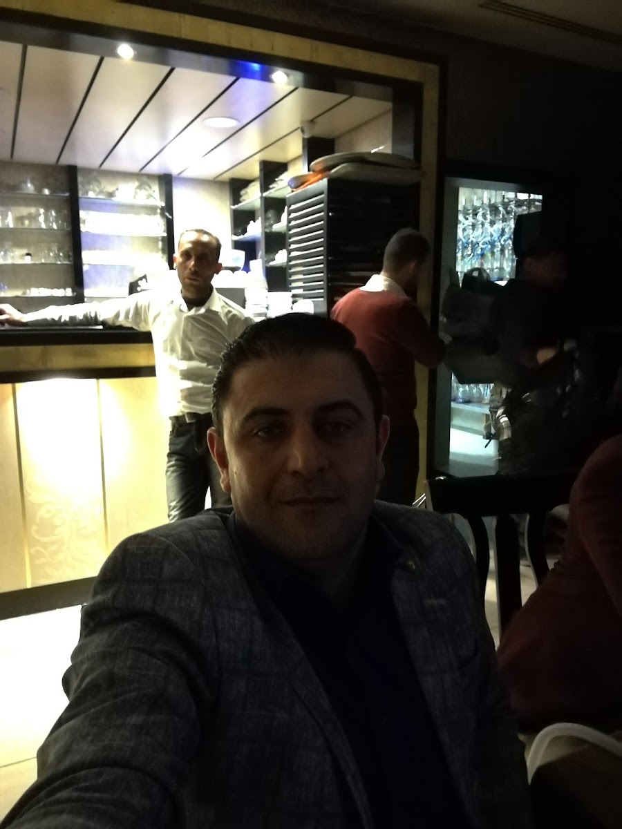 Cafe Ahoh and singer - 3