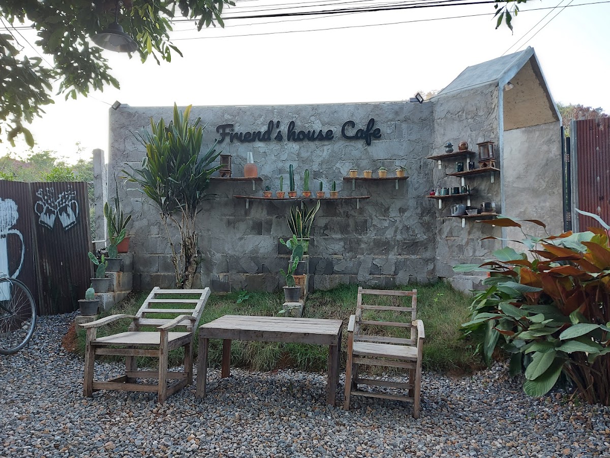 Friend's house Cafe คาเฟ่ บ้านเพื่อน