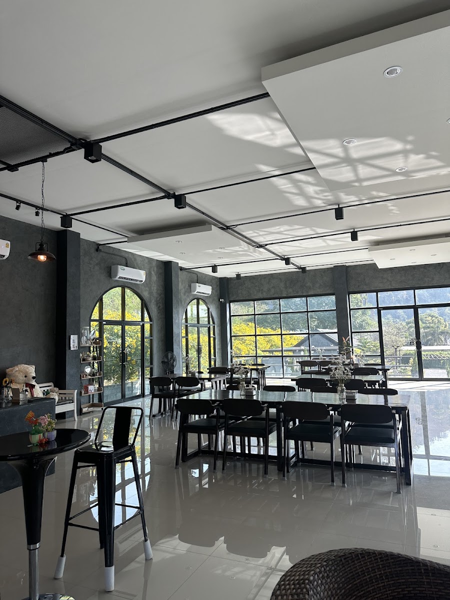 Kumsing House Cafe’ ‘N’ Eatery - 4