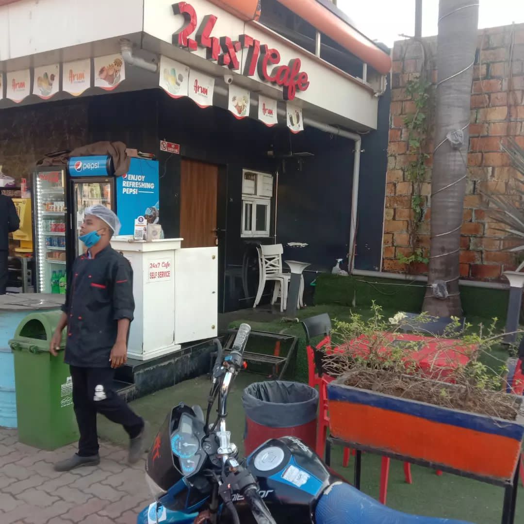 Cafe 24x7