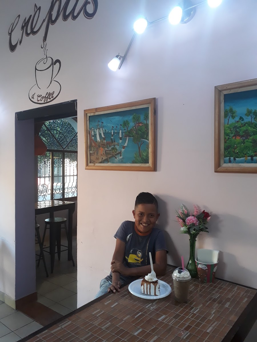 Crepas & Coffee - 4