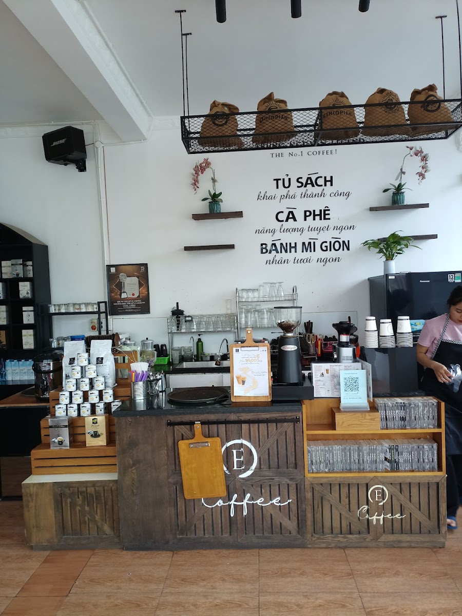 Trung Nguyên E-Coffee (Đầu cầu Thanh Bình)