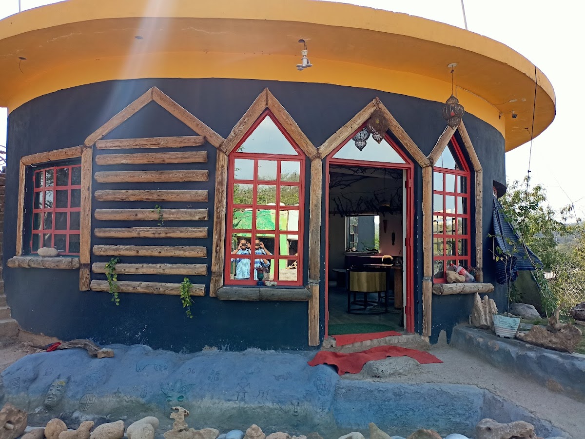 Club & Cafe BLACKHOLE