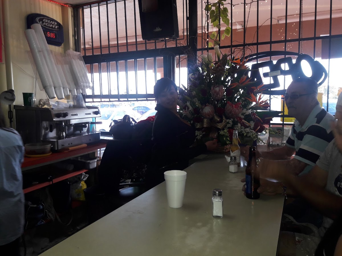 La Fondita Cafeteria - 2