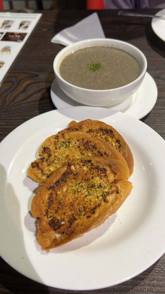 Oasis Bistro & Cafe - 5