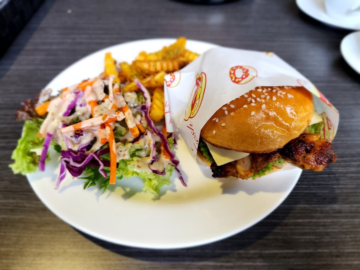 Oasis Bistro & Cafe - 9