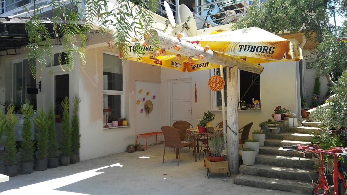 ROUTES CAFE BAR RESTAURANT