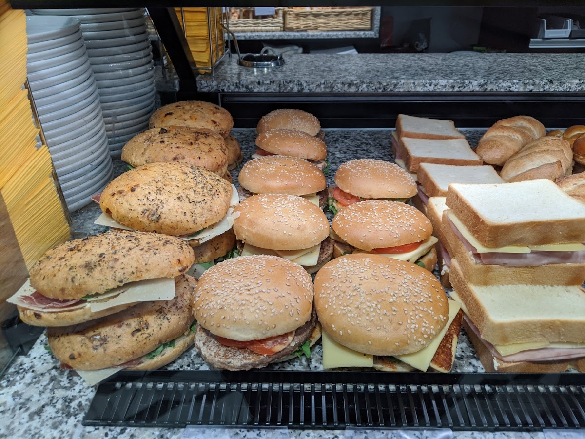 St. Jakob The Cafe - 9