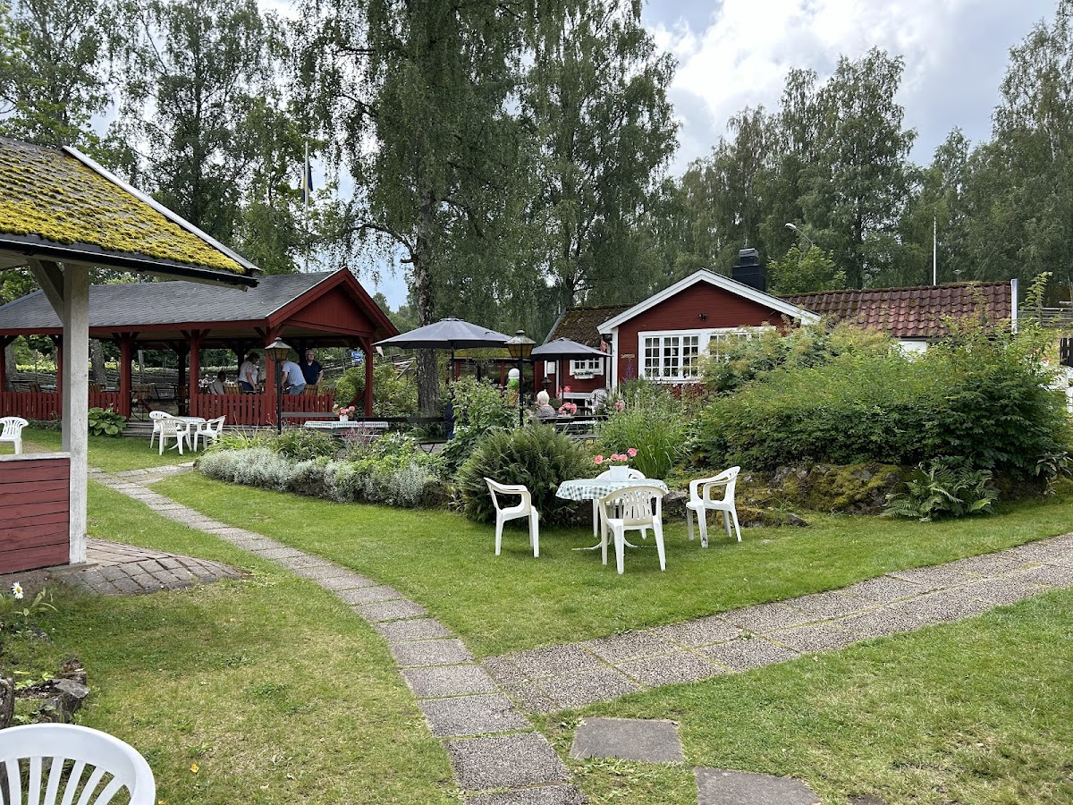 Stalpets café, minigolf och hantverk - 3