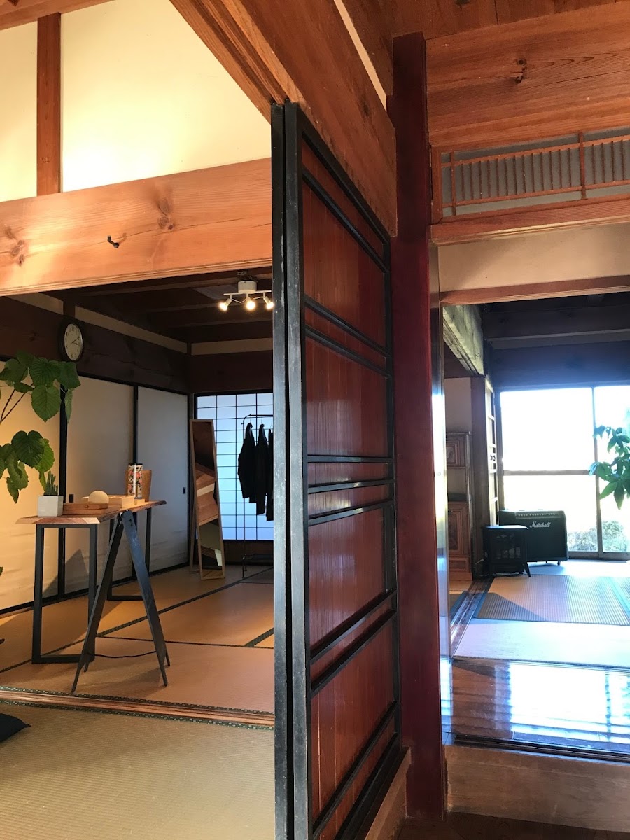 Cafe Hütte（ヒュッテ）