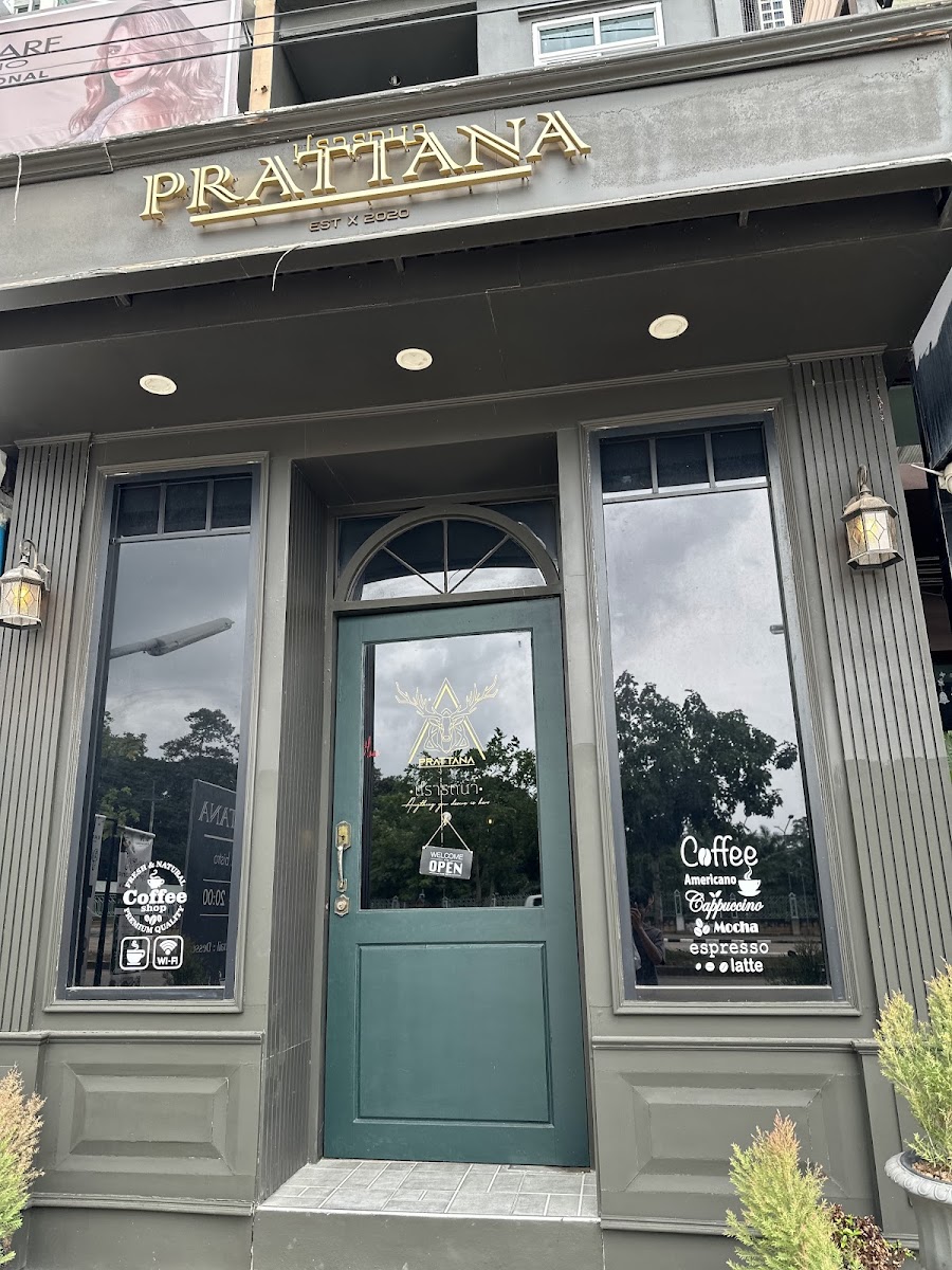 PRATTANA Café & Bistro