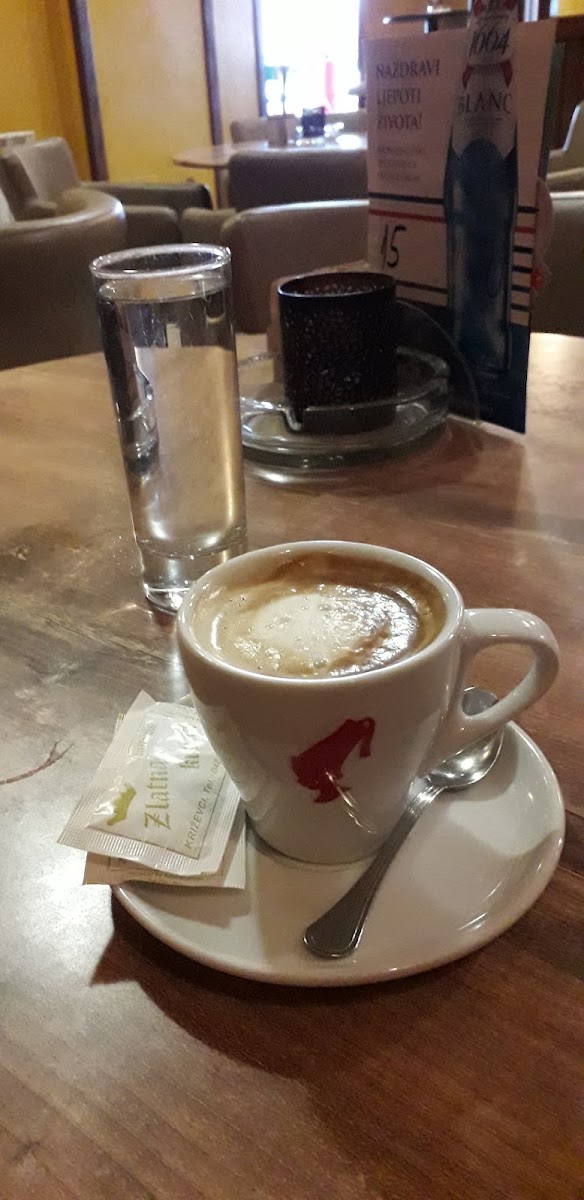 Caffe Bar Zlatna Kruna