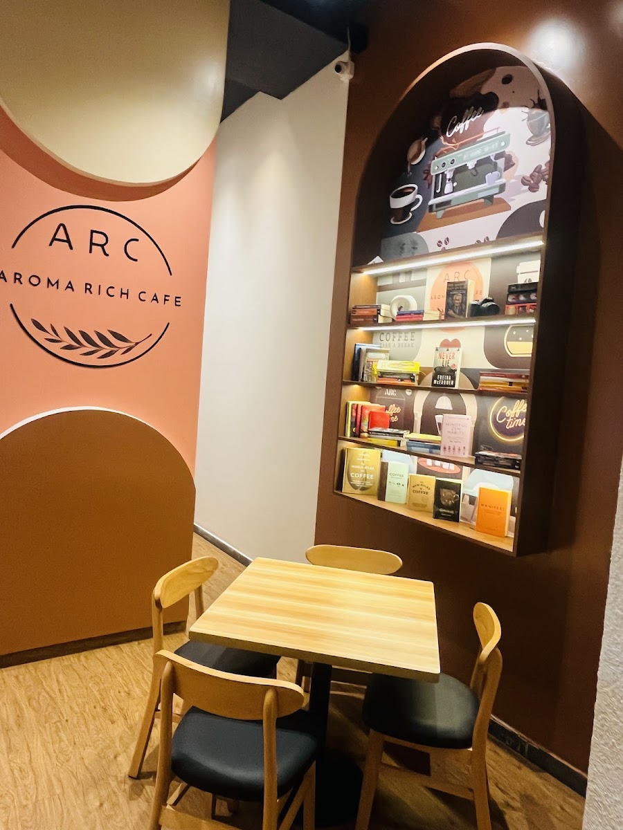 Aroma Rich Cafe - 7