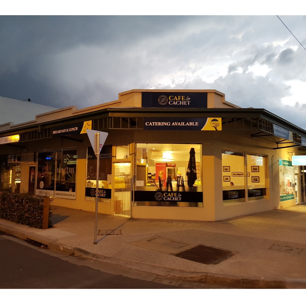 Cafe Cachet