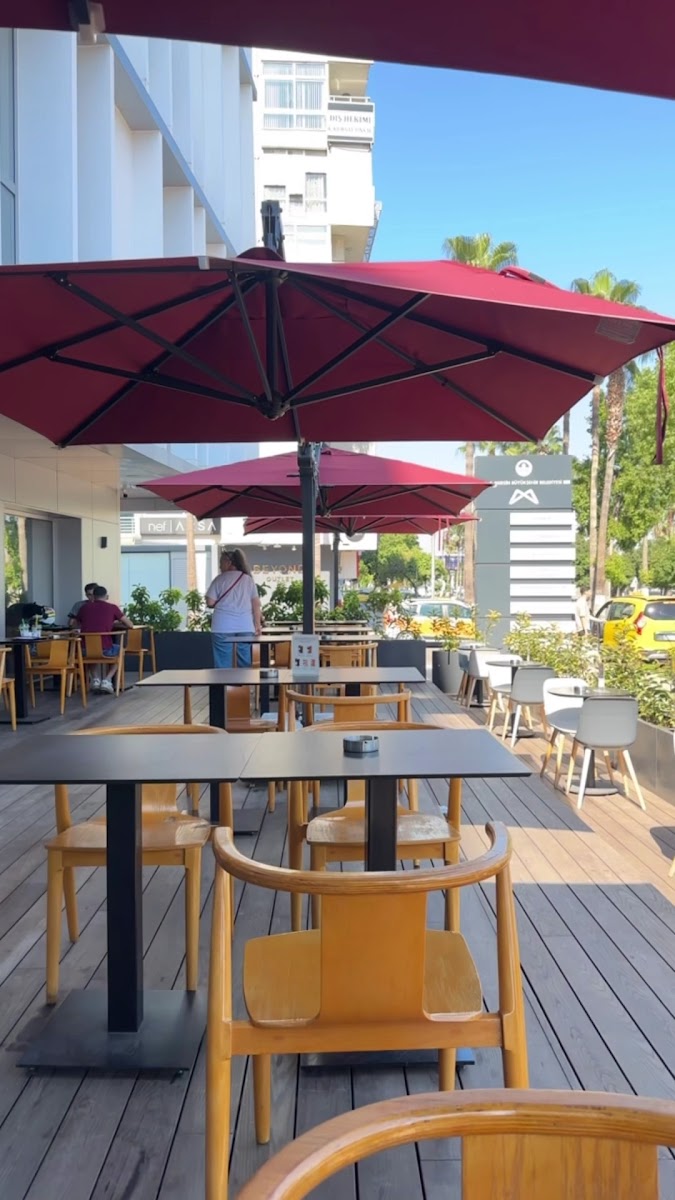 Büyükşehir Belediye Kafe