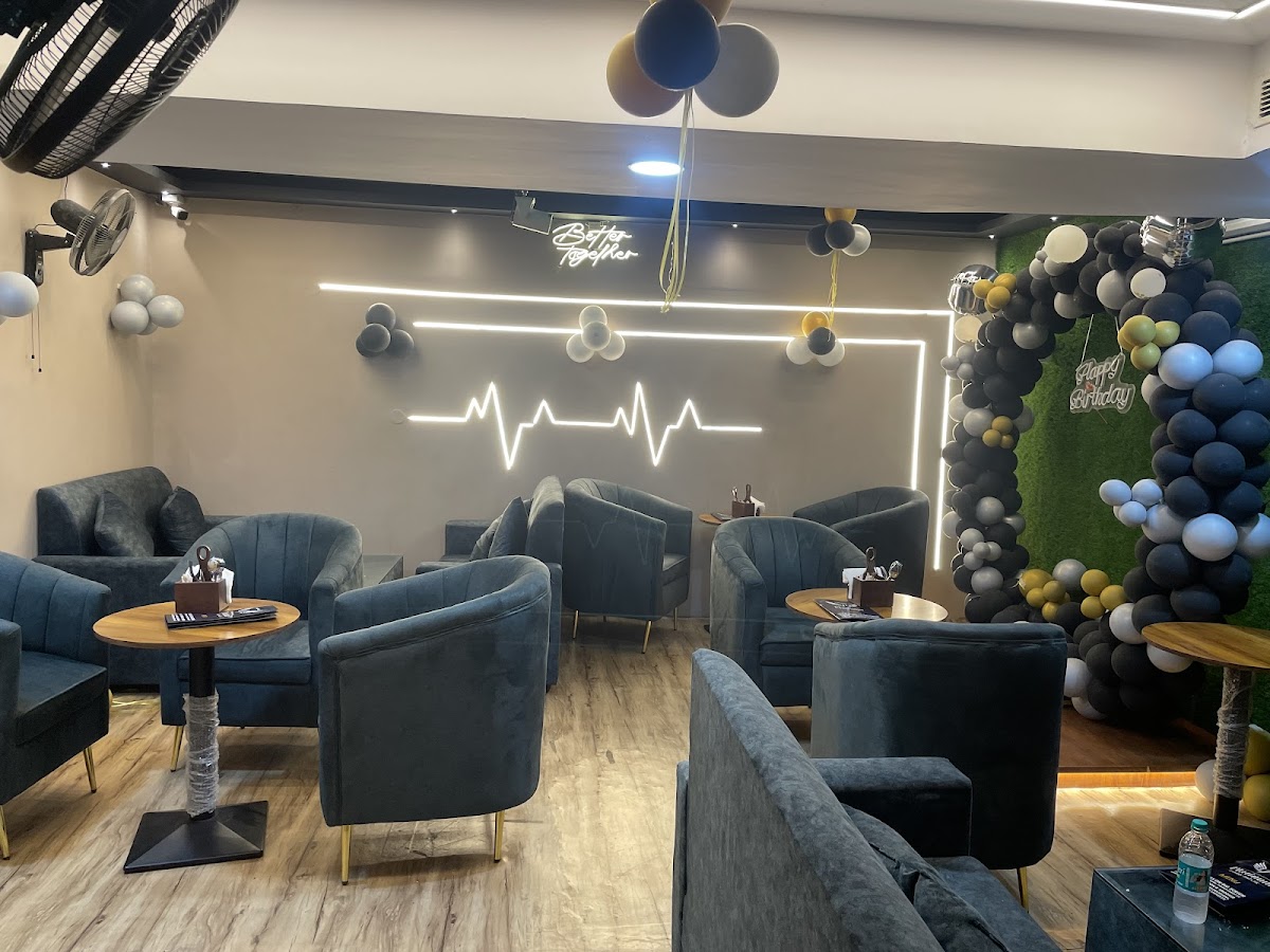 Platinum Cafe & Lounge