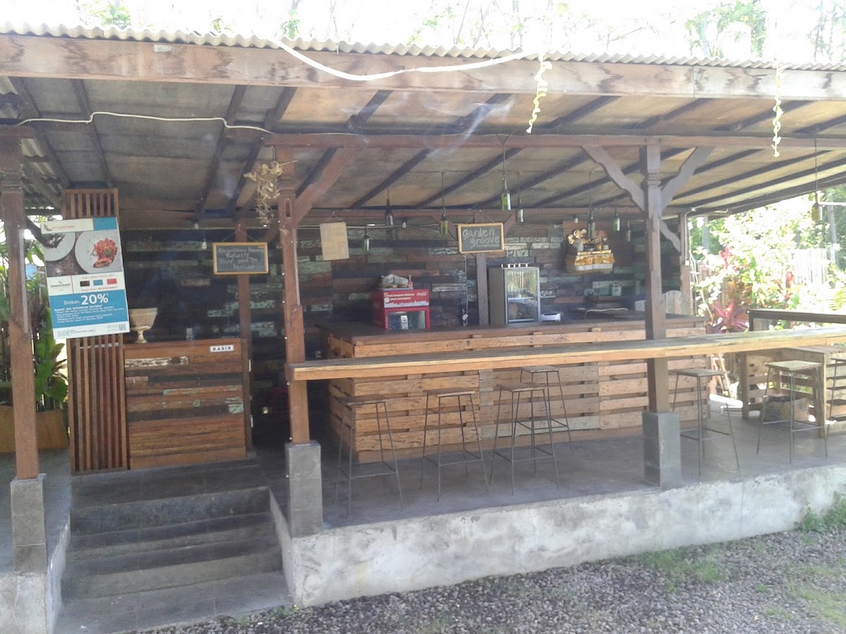 Taman Asri Cafe And Resto