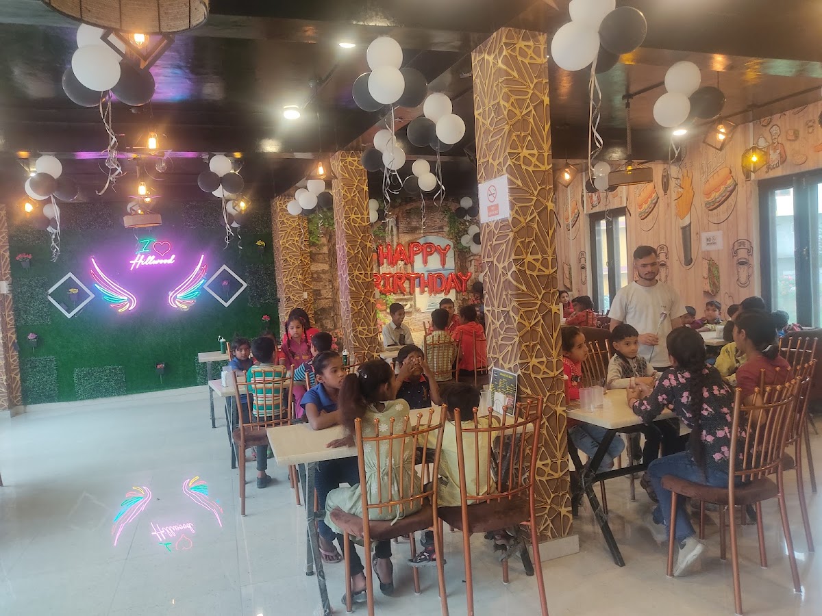 HILLWOOD CAFE / BAKERY