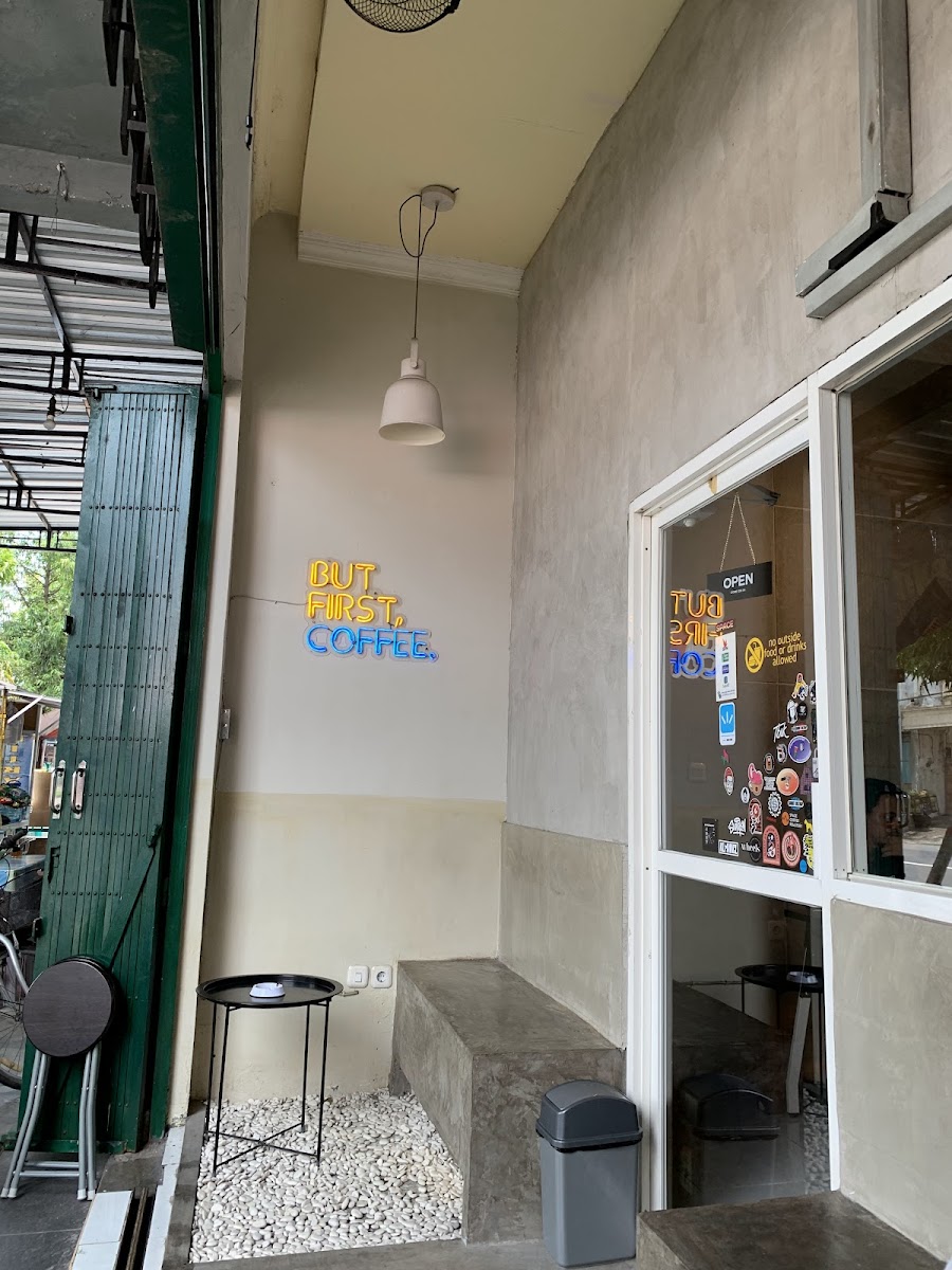 Split Espresso Coffee Shop